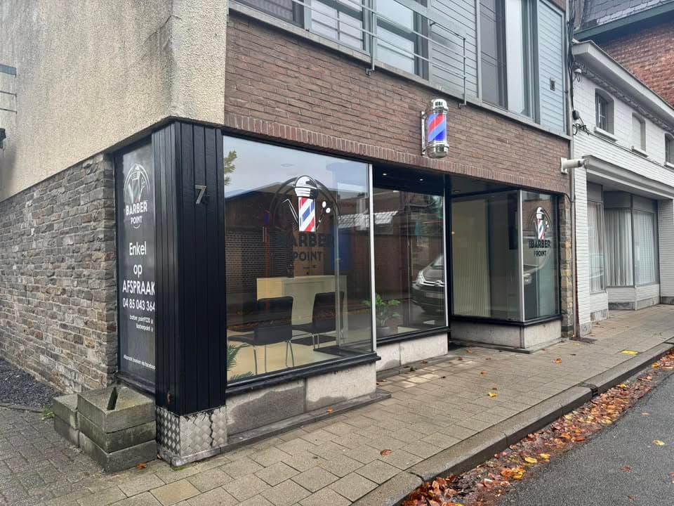 De gevel van Barber Point in de Noordstraat 7a, Hamme